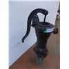 Image 2 : * Antique Well Pump