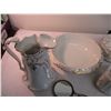 Image 2 : 5-piece set stamped Albany + Harvey potteries (plus vintage mirror)