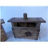 Image 4 : (2) Butter Presses + Wood Crate