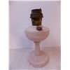 Image 2 : Lincoln Drape Milk Glass Aladdin Lamp (with chimney)