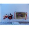Image 1 : Case 1690 Tractor 1:32 + Farmall Tractor 1:43