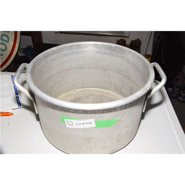 Large aluminum pot