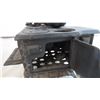 Image 4 : Queen Miniature Cast iron stove