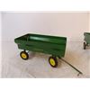 Image 5 : (2) John Deere Grain Wagons 1:16