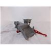 Image 4 : (4) Miniature Diecast Farm Equipment 1:43