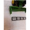 Image 5 : (2) Miniature Diecast Farm Equipment 1:64