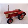 Image 3 : Toy Farmer Diecast International 660 Tractor 1/16 Scale