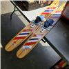 Image 2 : PAIR OF JUNIOR OMC 20 WATER SKIS 53" LONG