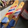 Image 3 : PAIR OF JUNIOR OMC 20 WATER SKIS 53" LONG