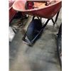 Image 7 : METAL GARANT WHEEL BARROW WITH CONVERTIBLE DOLLY