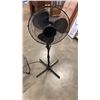 Image 2 : BLACK FLOOR FAN AND INDUSTRIAL FLOOR FAN BOTH WORKING