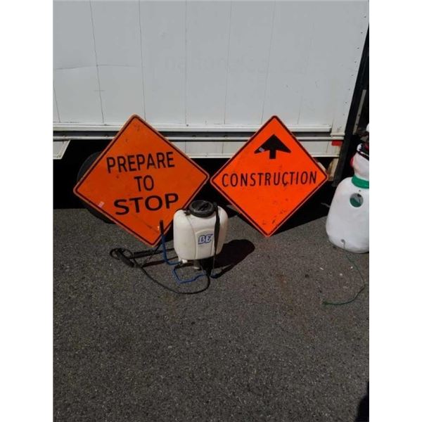 BACKPACK SPRAYER, 2 CONSTRUCTION SIGNS AND PULL OUT VEHICLE TRUNK COVER