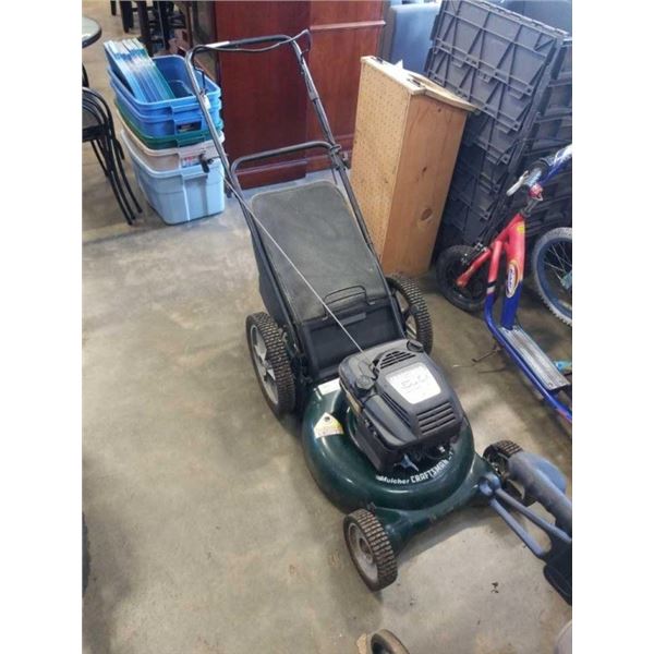 CRAFTSMAN 6.0HP GAS LAWN MOWER WITH CATCHER WORKING