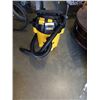 Image 1 : DEWALT 6 GALLON WET/DRY VAC TESTED AND WORKING