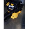 Image 2 : DEWALT 6 GALLON WET/DRY VAC TESTED AND WORKING