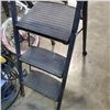 Image 2 : 3 STEP GORILLA  A FRAME LADDER