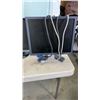 Image 2 : 3 WORKING COMPUTER MONITORS 2 DELLS AND SAMSUNG