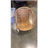 Image 2 : WICKER CHAIR AND METAL PLANTER STAND