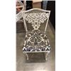 Image 2 : WHITE METAL GLASS TOP PATIO TABLE WITH 4 CHAIRS