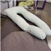 Image 8 : MIEZ BODY PILLOW AND CIRCULAR DOG BEG (NO SMELL)
