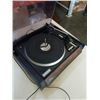 Image 2 : REALISTIC LAB-56 AUTOMATIC BELT DRIVE TURTABLE