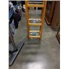 Image 2 : 5 TIER MAPLE FINISH GLASS SHELF