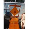 Image 2 : STEP ENDTABLE, WOOD ART AND NEEDLEPOINT CHAIR