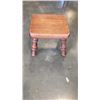 Image 3 : WOOD ENDTABLE AND 2 STOOLS