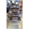 Image 2 : BROWN RECLINER