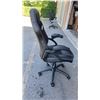 Image 2 : BLACK GAS LIFT GAMING CHAIR - RETAIL $229