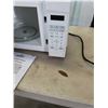 Image 4 : WHITE WILLZ MICROWAVE