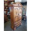 Image 2 : 3 PIECE OAK WARDROBE