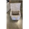 Image 2 : WICKER HAMPER AND WHITE WOCEN HAMPER