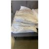 Image 2 : 6 QUEEN SIZE BED SHEETS