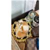 Image 8 : 2 TRAYS OF CHINA, FIGURES, COLLECTIBLES
