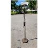 Image 1 : BLACK FLOOR LAMP WITH FLEXIBLE READING LAMP