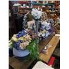 Image 1 : 3 VASES WITH ARTIFICIAL FLOWERS
