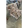 Image 2 : ROLLING CHAIR WITH TIGER STRIPE CUSHION