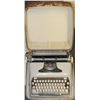 Image 1 : ANTIQUE ROYAL TYPEWRITER IN BROWN CASE