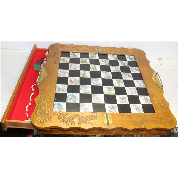 WOODEN CHESS BOARD WITH PIECES