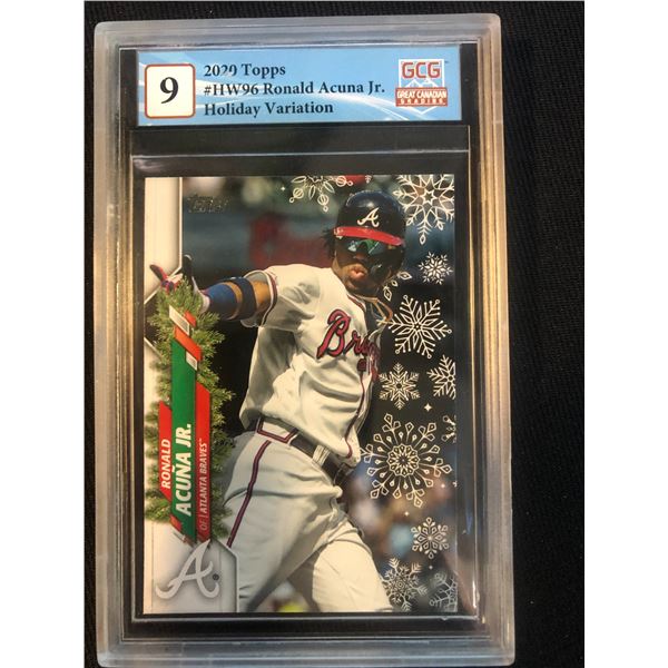 2020 TOPPS NO.HW96 RONALD ACUNA JR. HOLIDAY VARIATION (GCG 9)