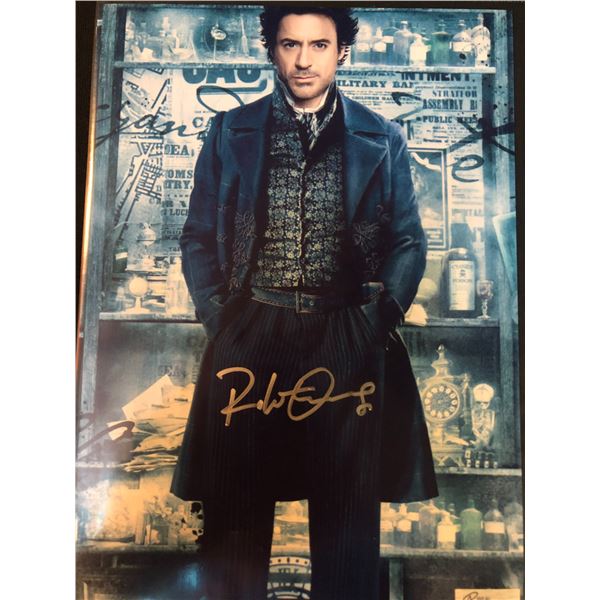 ROBERT DOWNEY JR. SIGNED 8X10 PHOTO (RA COA)