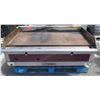 Image 1 : Southbend Gas Grill Griddle Section (Knobs Missing)