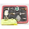 Image 1 : 12 ASSORTED SIZED RINGS ON A VELVET DISPLAY