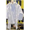 Image 1 : NEW DRAKO WHITE MARTIAL ARTS UNIFORM