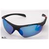 Image 1 : NEW PAIR OF FOSTER GRANT SUNGLASSES