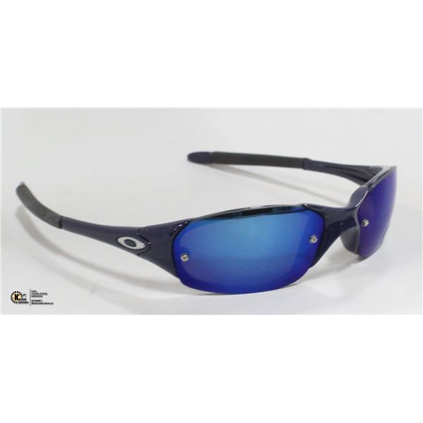 PAIR OF NAVYBLUE OAKLEY REPLICA SUNGLASSES