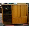 Image 1 : OAK TV STAND W/STEREO APPROX H-45" W-16.5" L-54"