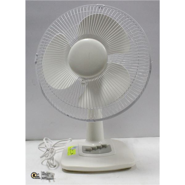 WHITE MAINSTAYS OSCILLATING 12INCH TABLE FAN