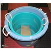 Image 1 : 15 GALLON BUCKET SOLD WITH 17.8 GALLON BUCKET